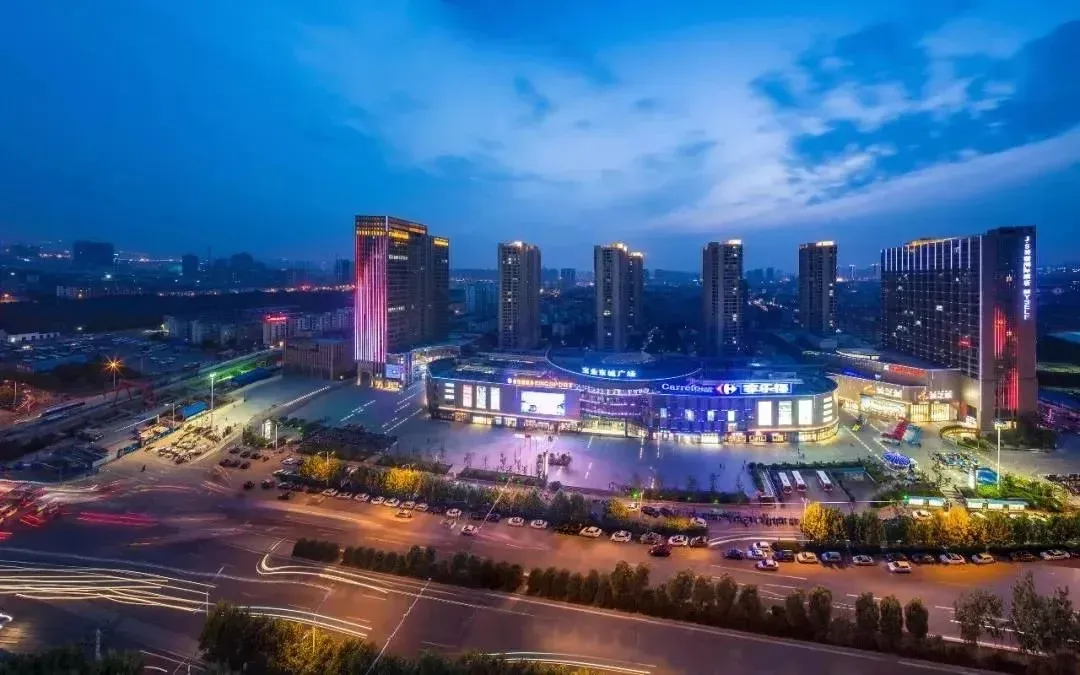 均价12万起东部新中心近地铁楼盘大pk你更喜欢哪个