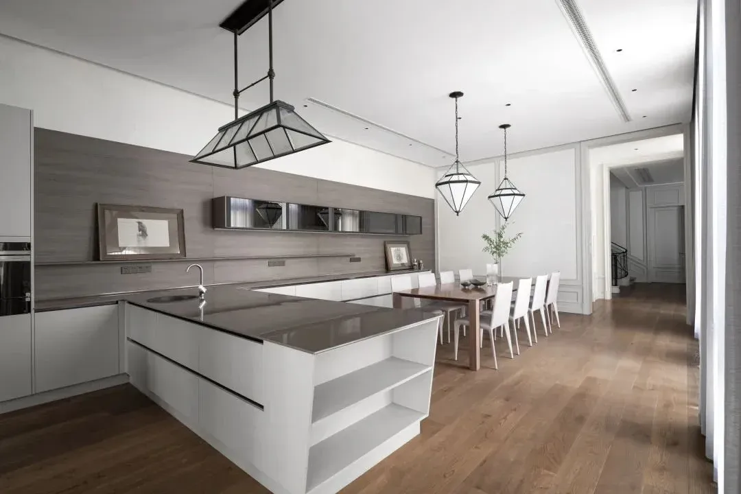 专注别墅生活杭州尚层别墅装饰u型吧台从设计角度看,吧台经常出现在