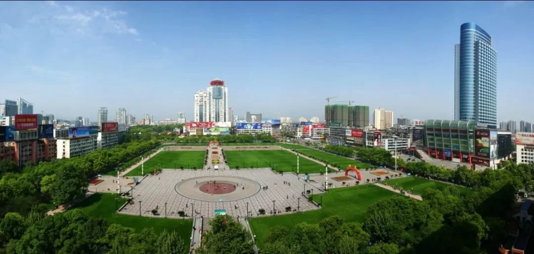 宜昌夷陵广场实景图 图片来源:宜昌文明网