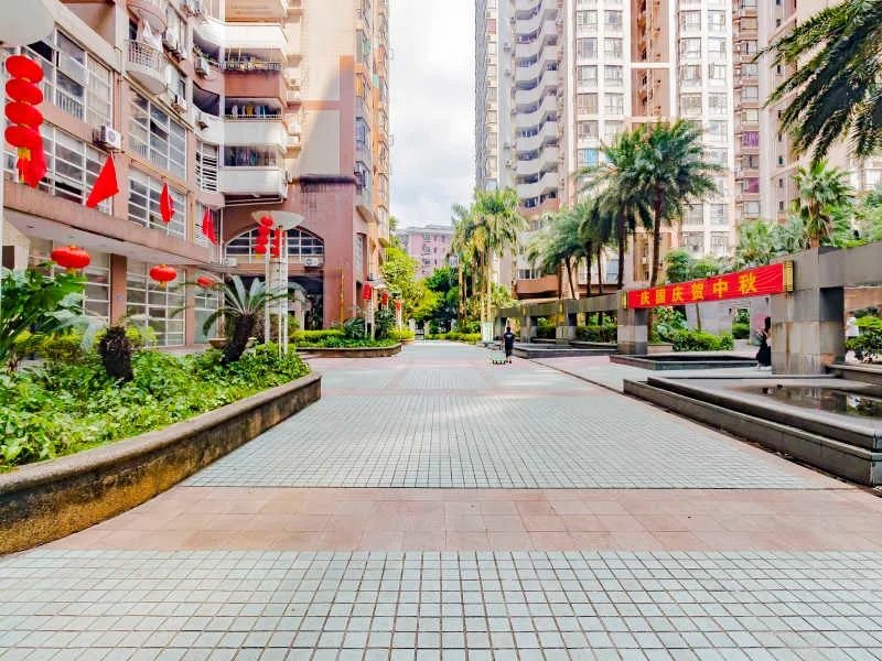 天河信华花园,图源:链家网 对此,建议购房者在买房时