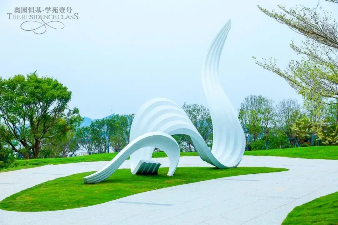 这个楼盘示范区开放,让我提前感受到金九银十的盛况