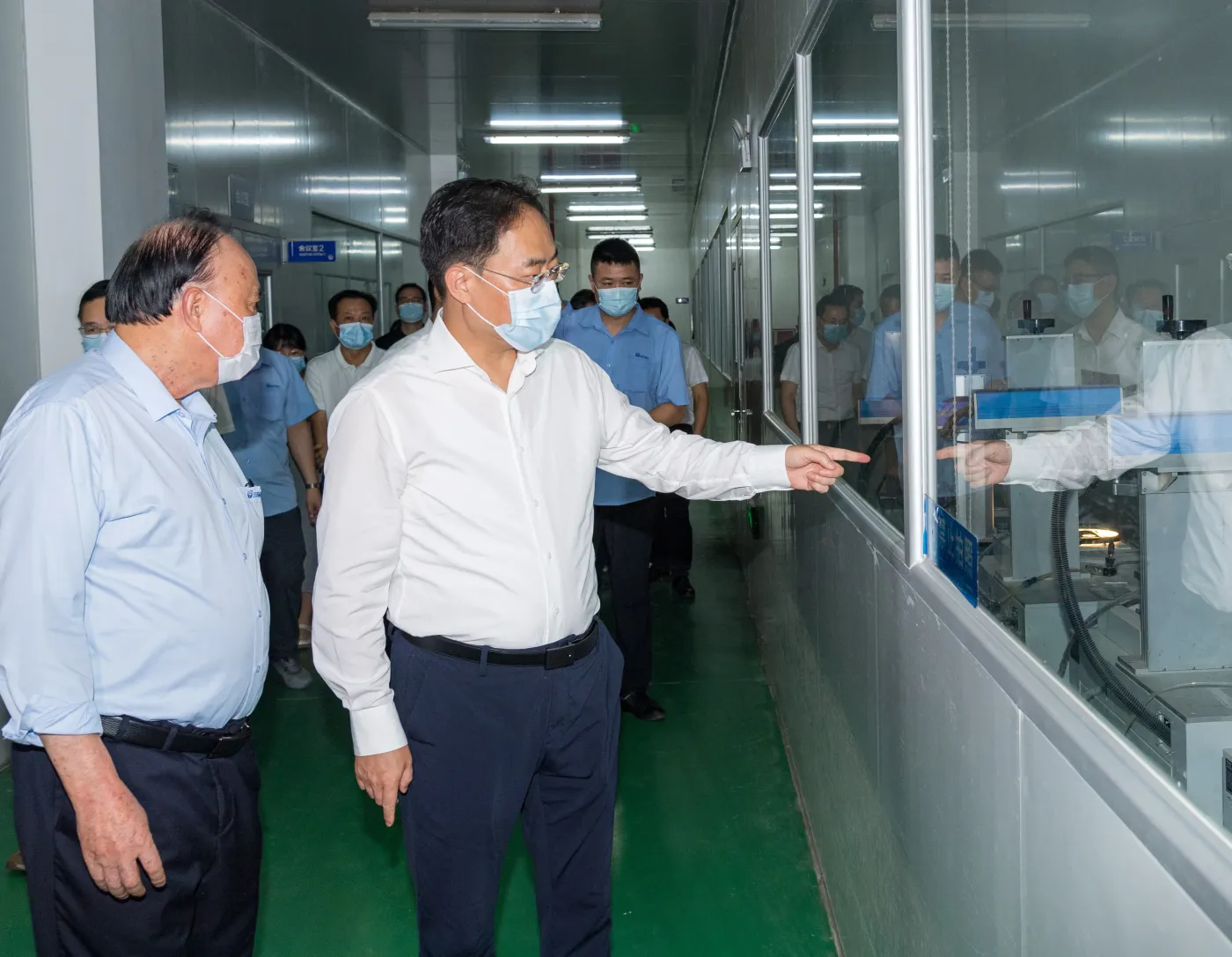 何晓军:用真金白银政策和优质高效服务为企业排忧解难_房产资讯_房