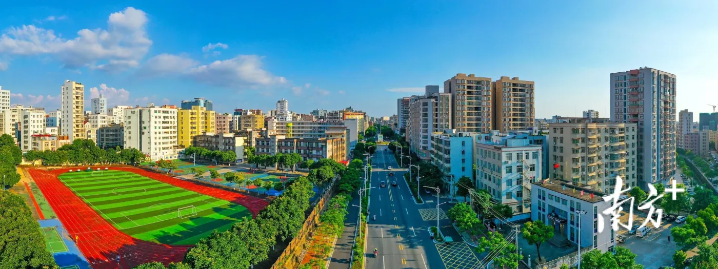 踏入2022年,遂溪县进一步加强城市建设,完善城市功能,不断提升城市