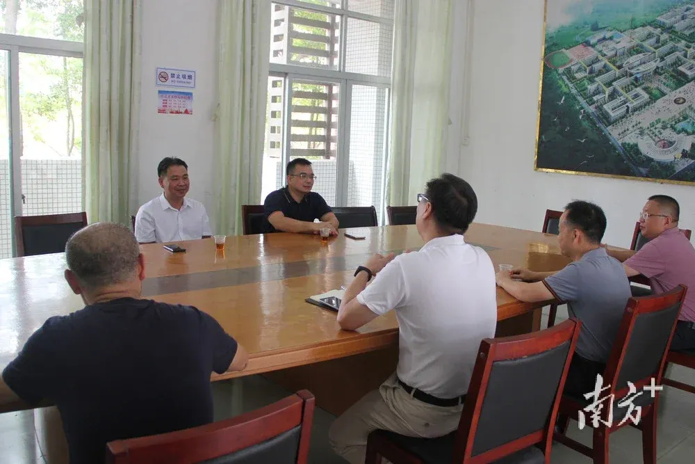 房天下>资讯中心>南方plus客户端>正文>梁福慧一行首