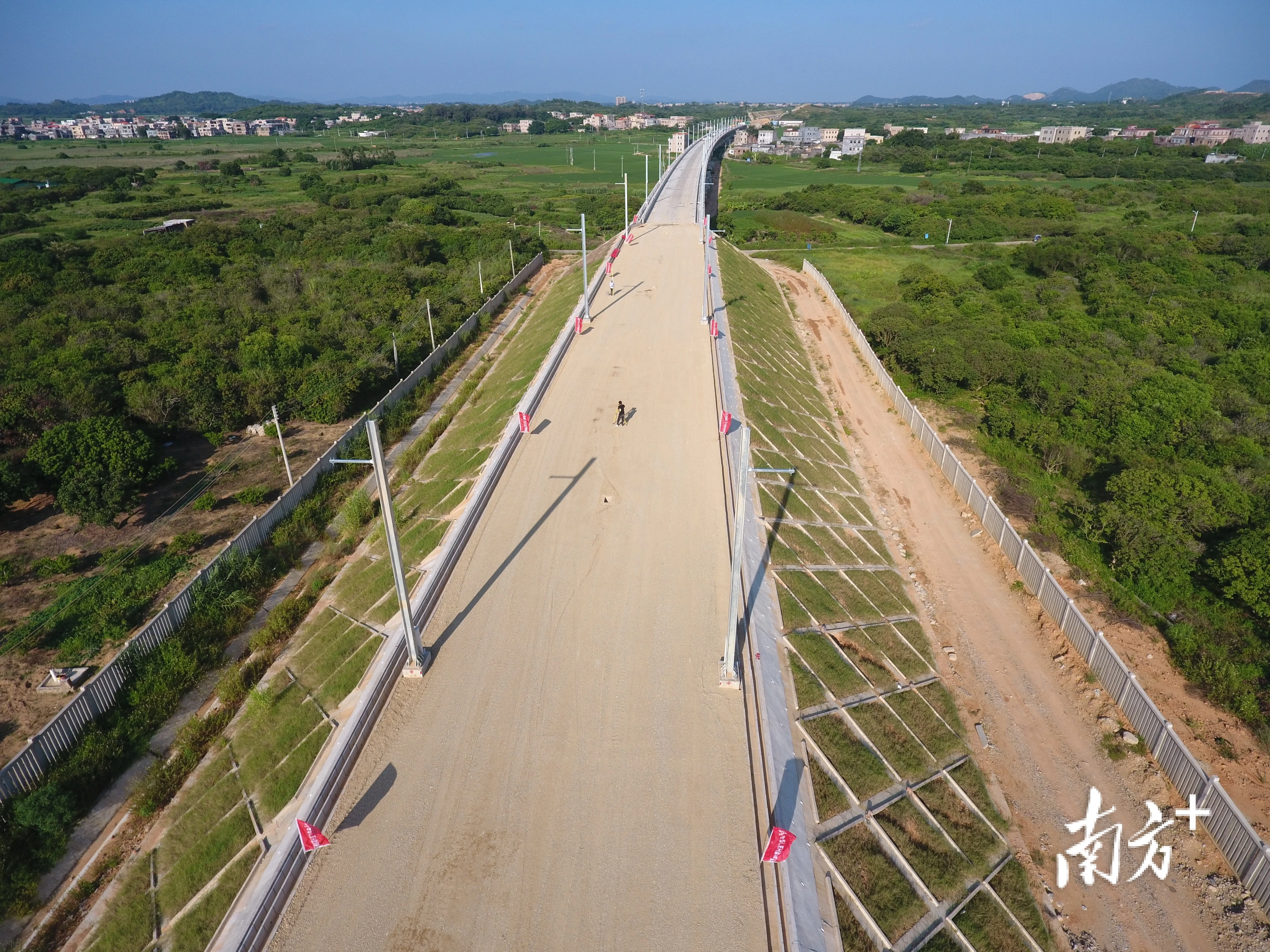 汕汕铁路站前三标路基基床表层试验段圆满完成