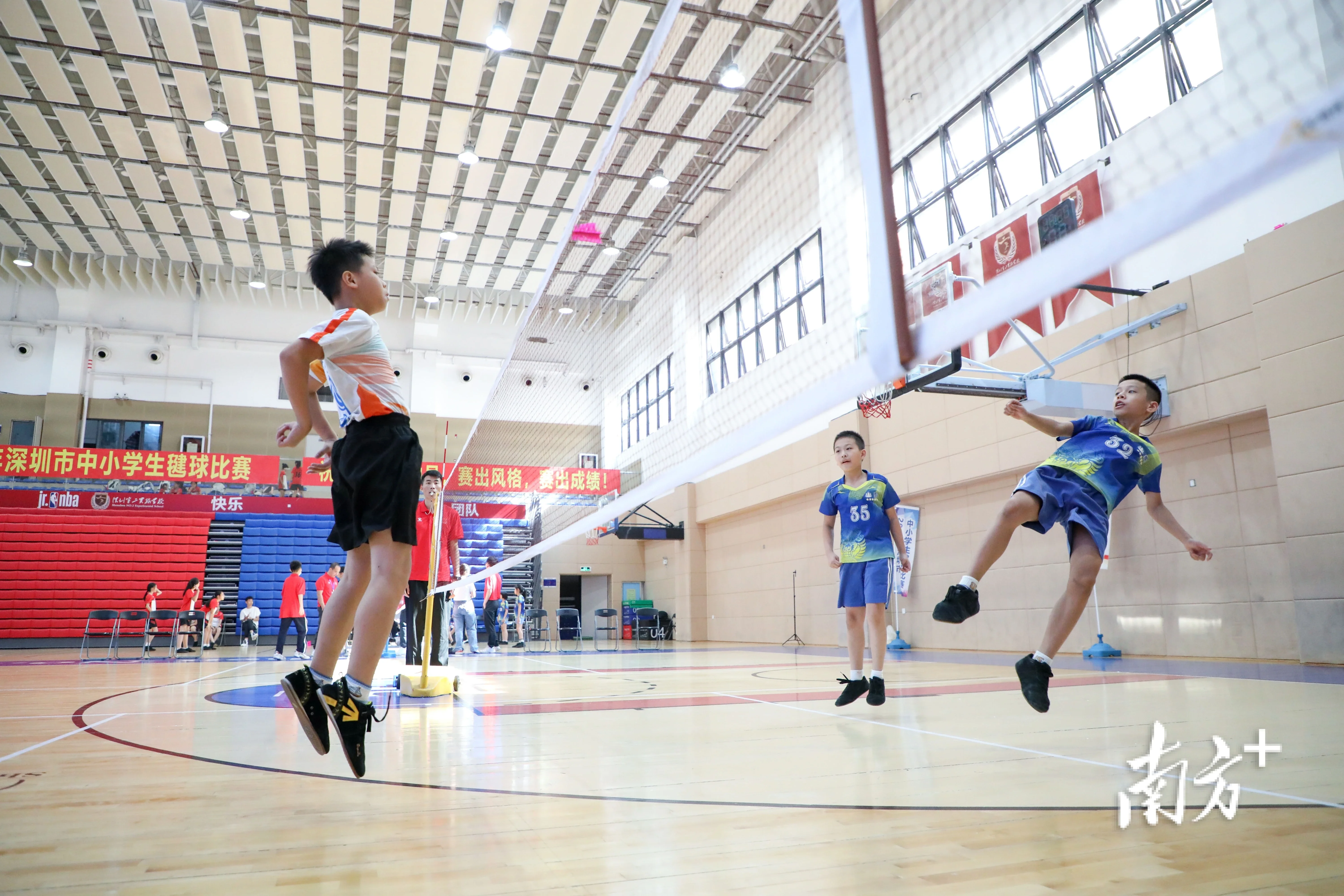 一毽开启锻炼模式深圳市中小学生毽球比赛举行