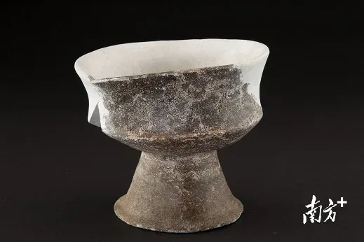 从化横岭遗址,出土了几何印纹陶——一种高温烧造拍印几何纹路的陶器