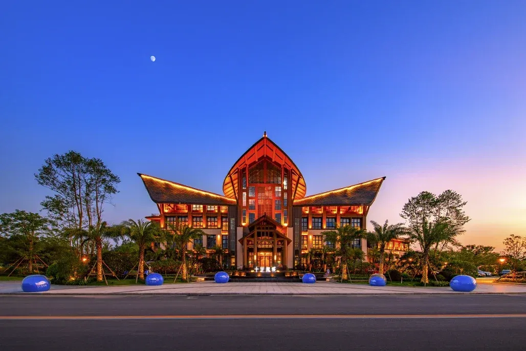 富通十里泉城|首批售罄,热销传奇!新品臻稀温泉墅感恩加推!