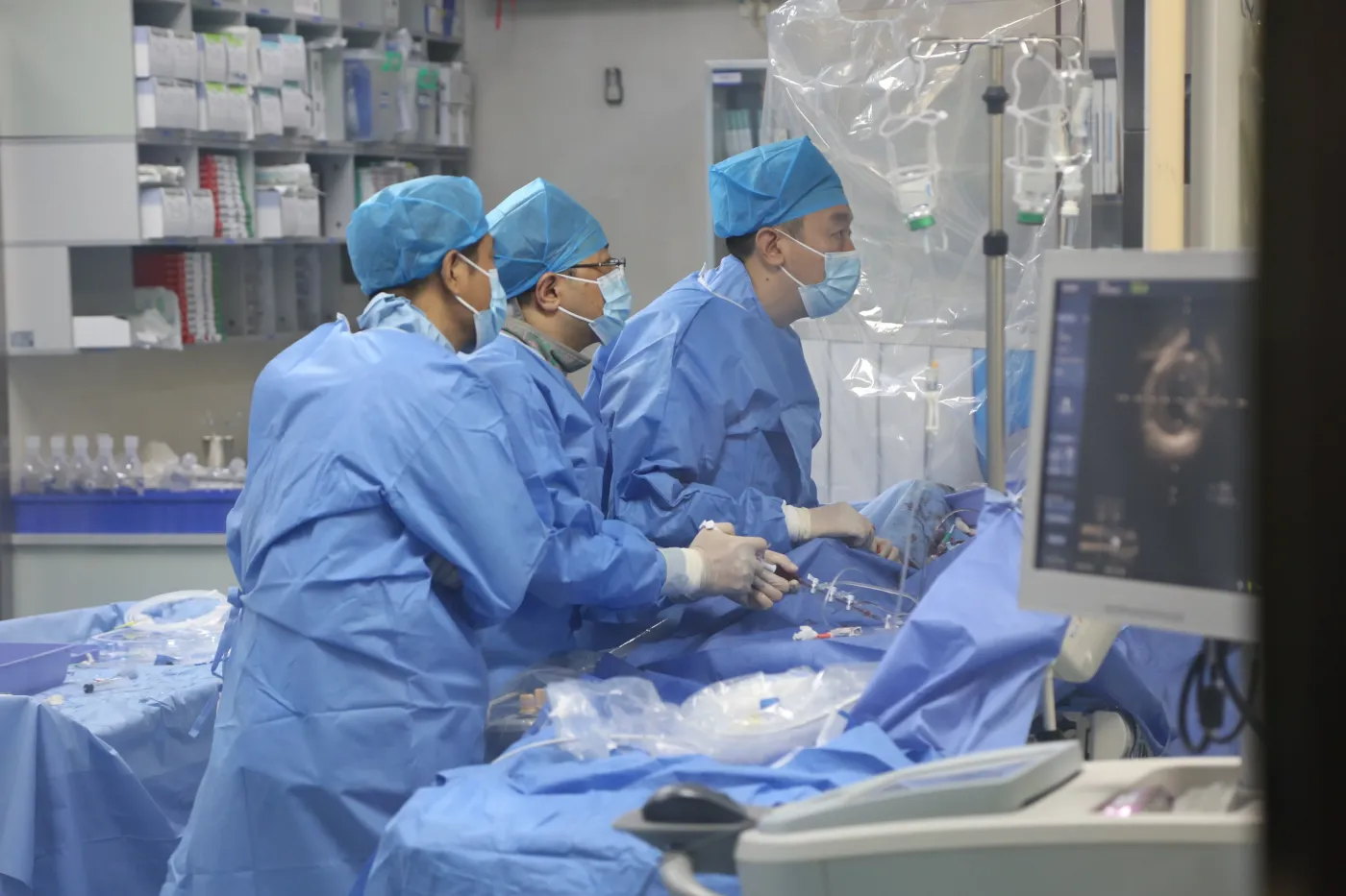 七秩正芳华!龙华区中心医院举行"三甲"揭牌暨70周年院庆仪式