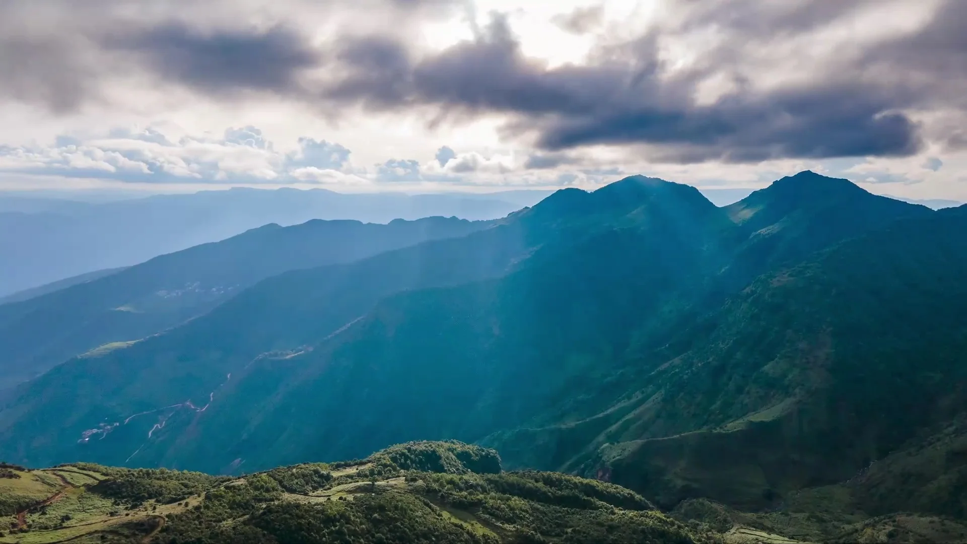 旅遊區,田園文旅區,田園康養區和生態體驗區5大片區,九龍峰將按照