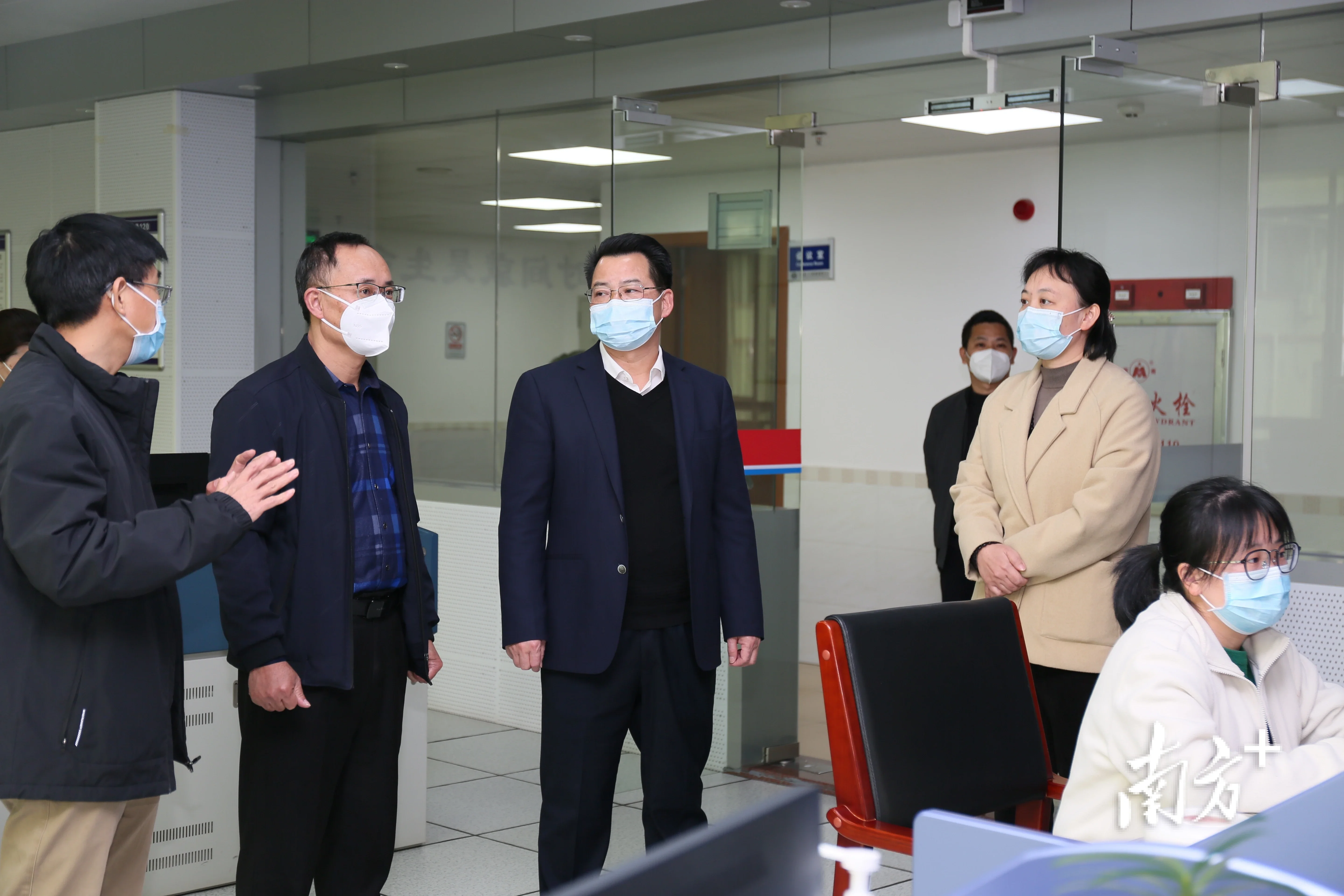 平远县委书记廖茂忠率队督导检查春节前疫情防控市场供应维稳和安全