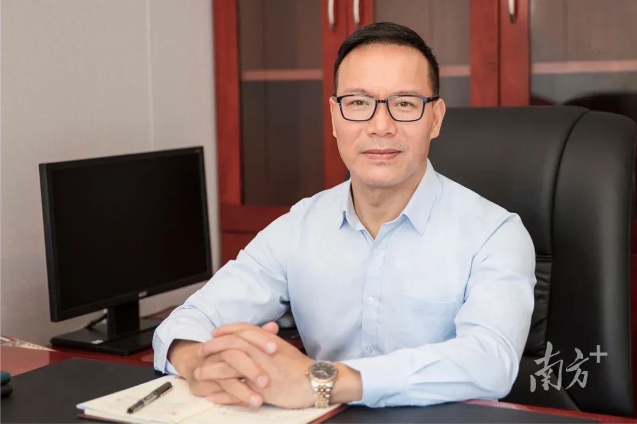 东莞纺校校长黄海滨强内功创新高推动学校高质量发展