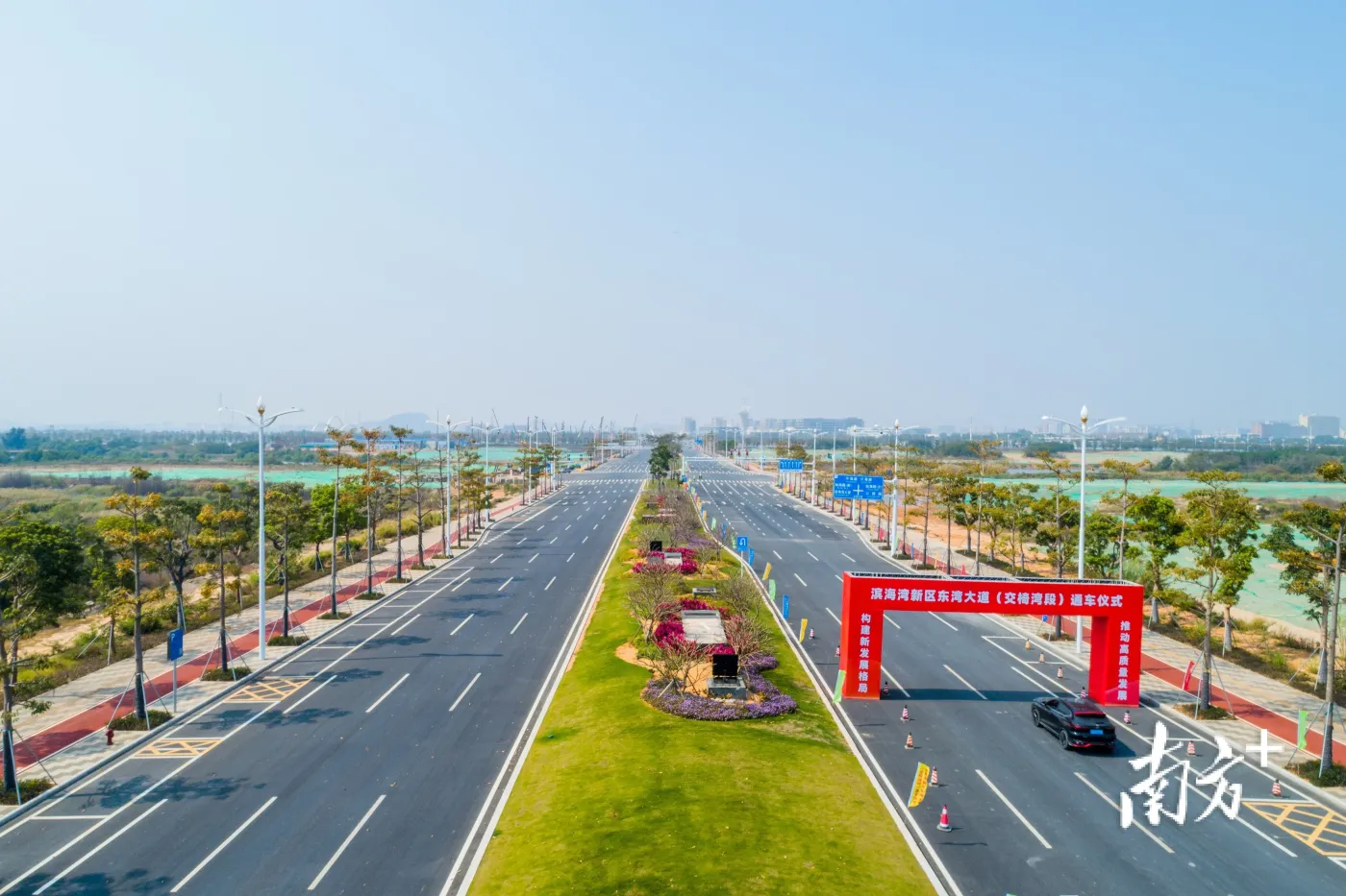 大动脉带动大发展滨海湾版深南大道首段通车