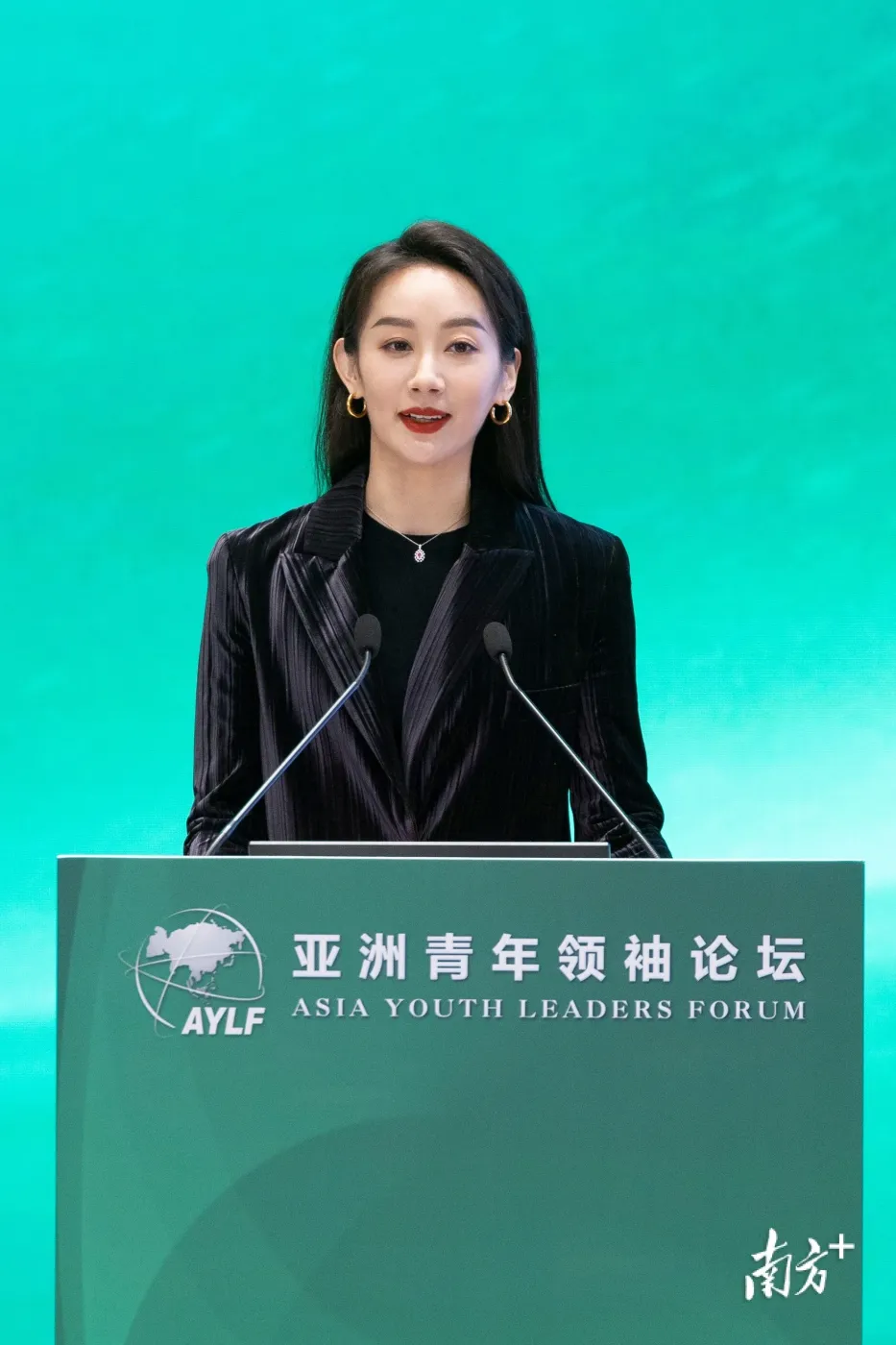 《只此青绿》领舞孟庆旸解读角色“青绿”:舞蹈如何诠释中国气韵-房产资讯-房天下