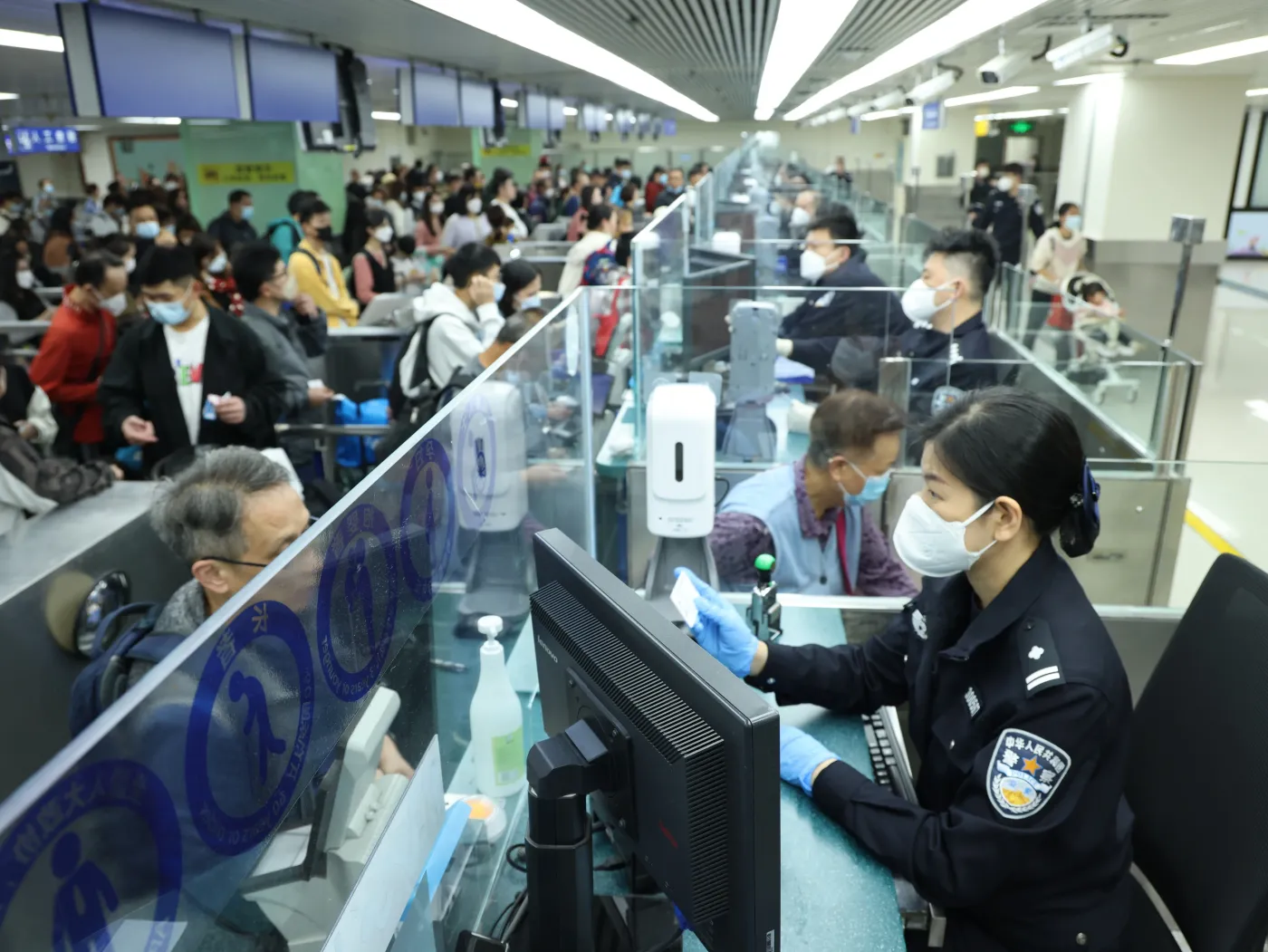 日均出入境客流将超22万人次罗湖口岸将迎来客流高峰