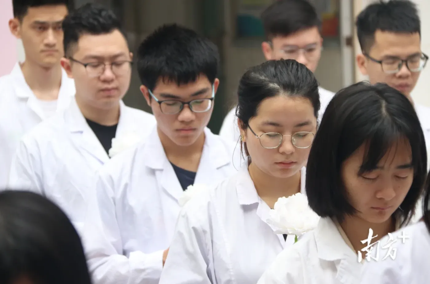 致敬“无语良师”!广东医学子缅怀遗体捐献者-房产资讯-房天下