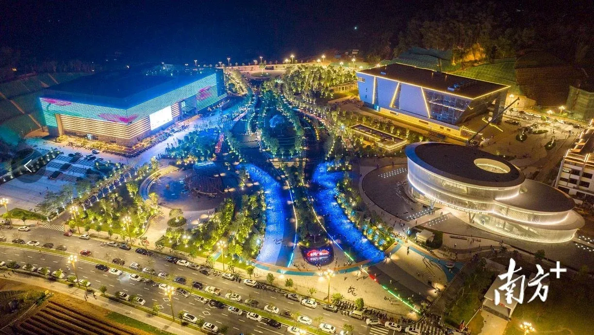 信宜市民广场夜景.