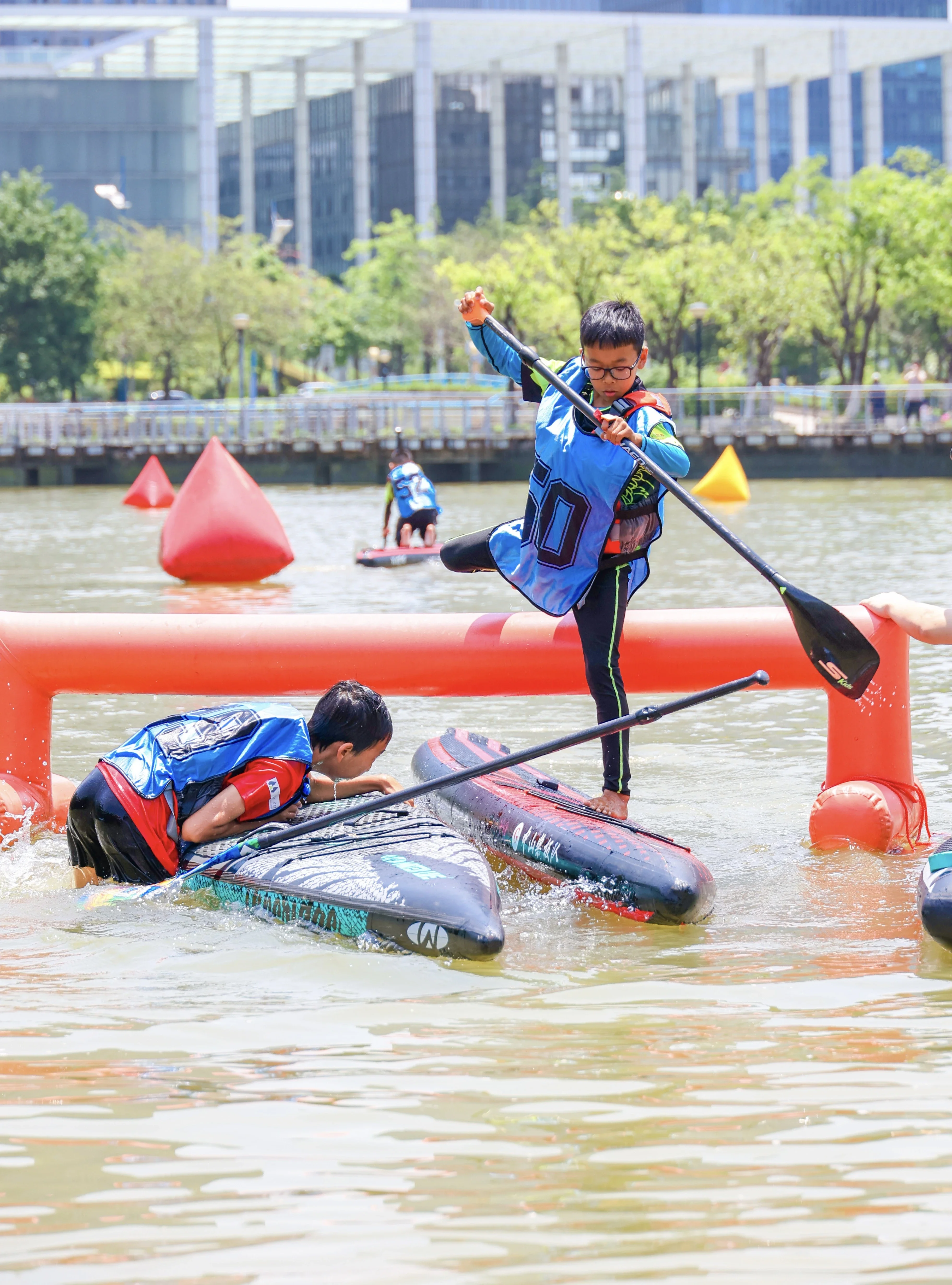 技巧赛 休闲体验,佛山新城邀您赴一场桨板运动盛宴_房产资讯_房天下