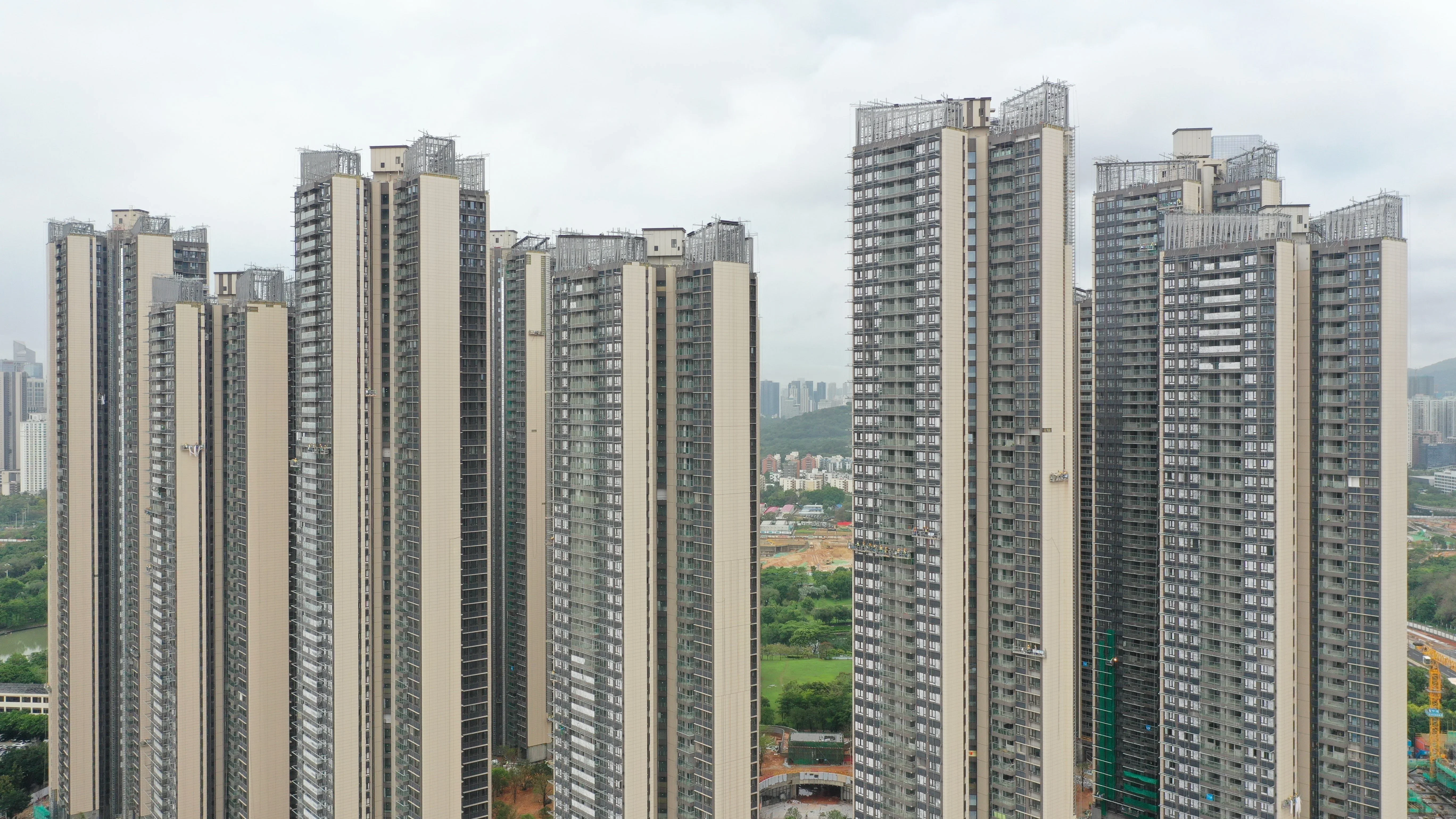 深圳华富村棚改2400名工人冲刺收尾_房产资讯_房天下