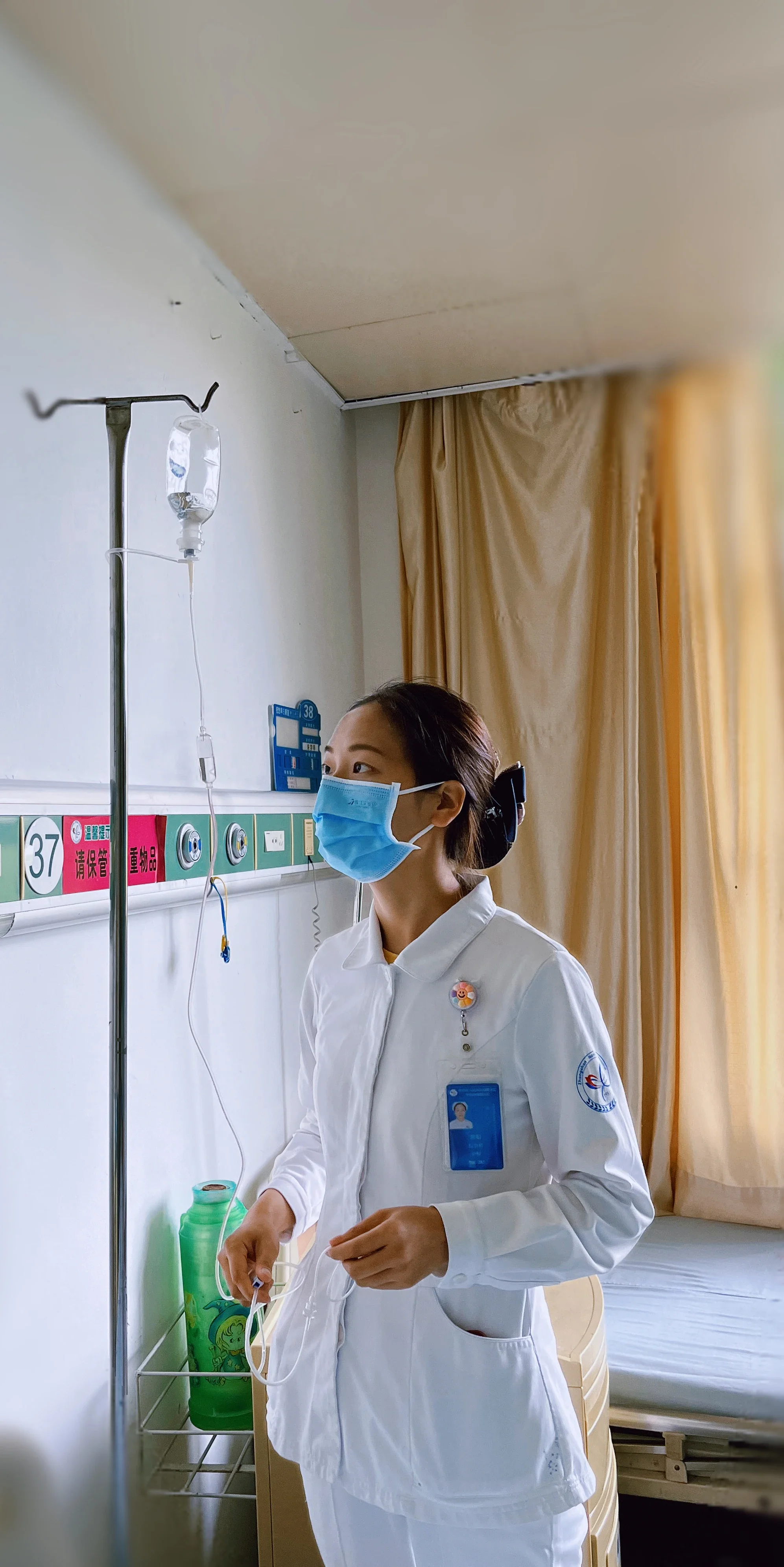 熊娟从事护理工作10年.