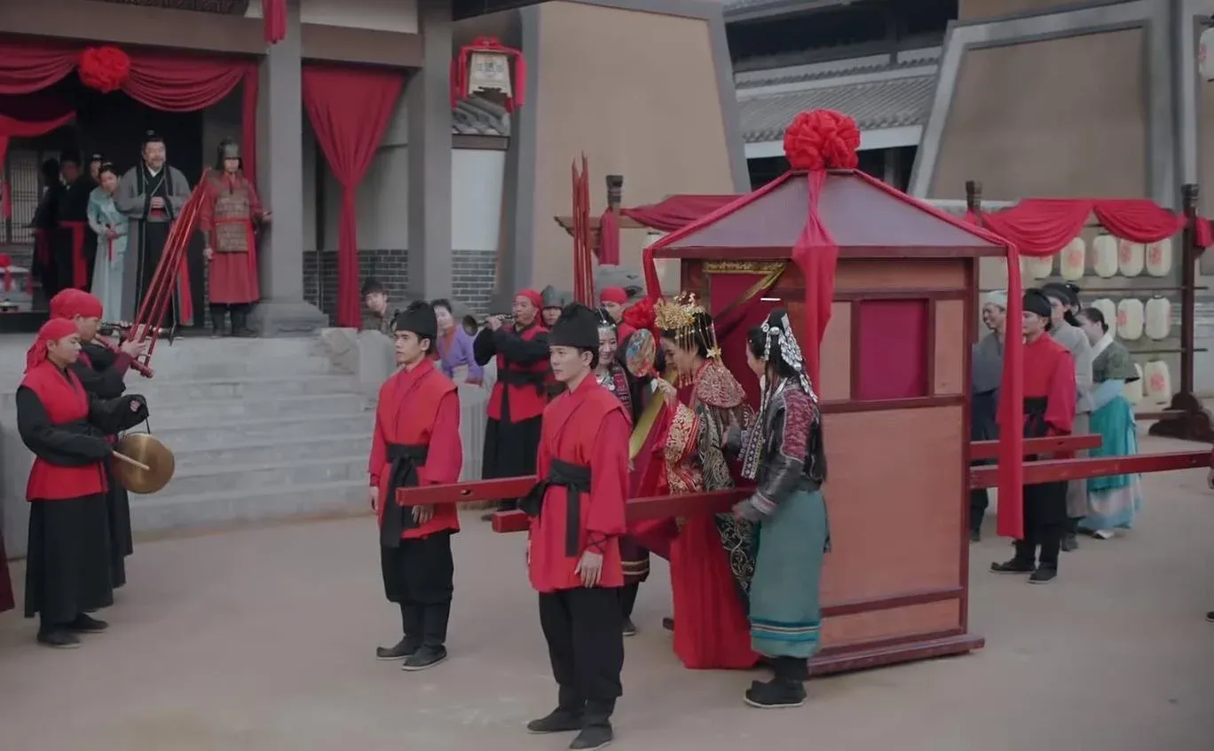 冯冼大婚,冼夫人行却扇礼演绎南朝婚俗|在 看剧⑧