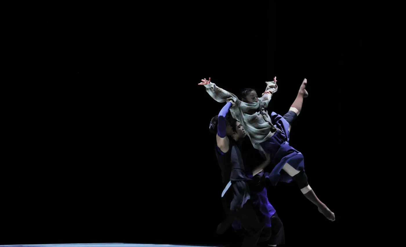 广东现代舞团《鱼离开水,忘了海的味道》在深首演
