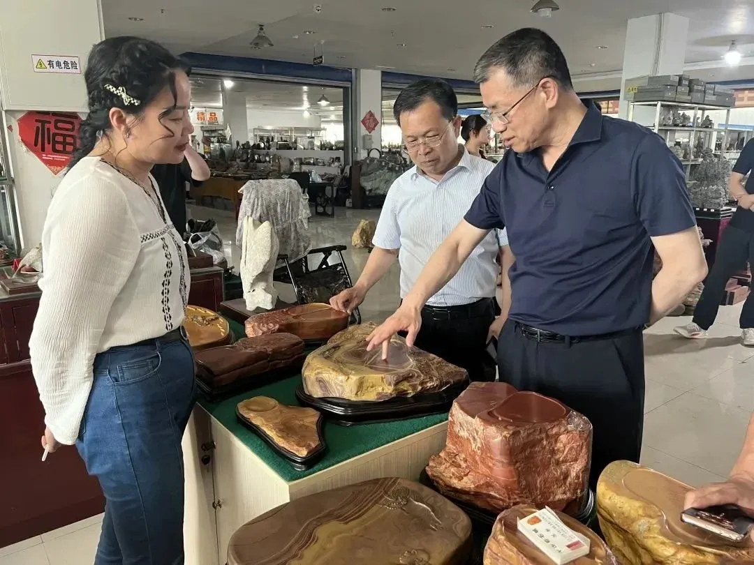 管委会主任李平,临朐县寺头镇党委书记陈德利,临朐县寺头镇党委委员