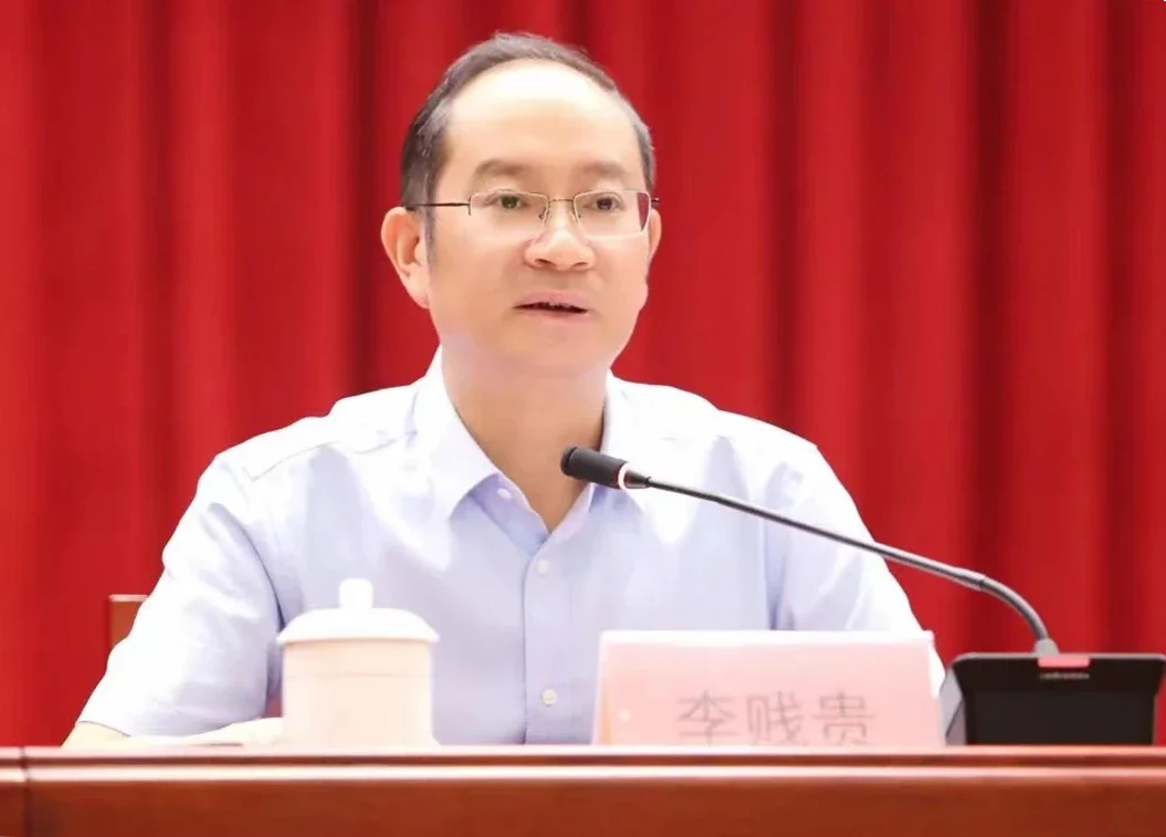 会议首先由兴国县政府副县长张茶根解读《g319瑞金至兴国(兴国段)改线