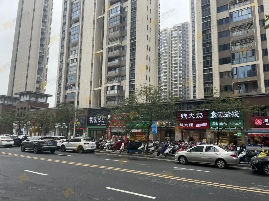 多图直击江门多条商街在装修大牌商业陆续入场疯狂开卷