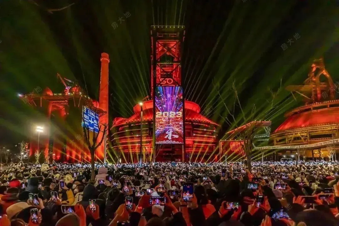 在产业布局上,首钢园已吸引超过270家企业入驻,其中科技型企业占比