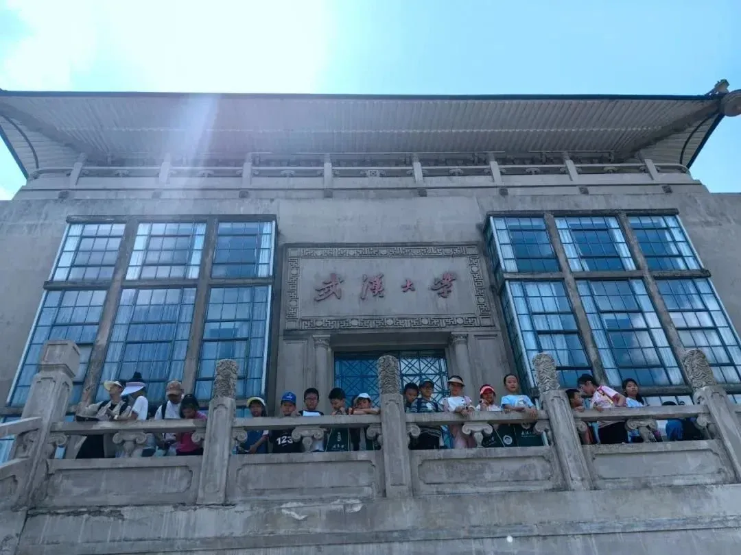 就在本周末!探访雷军母校武汉大学!与学霸面对面,在心中播撒名校的种