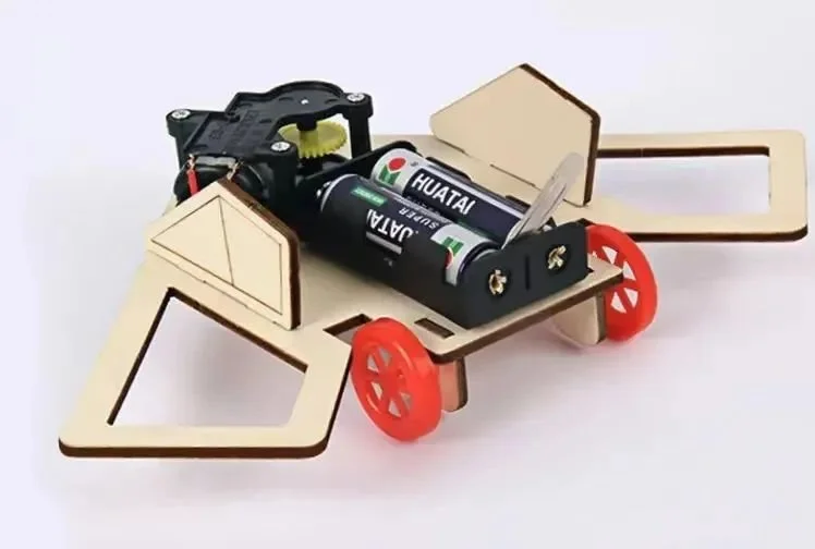 走进检修库与控制中心,制作光子号模型!