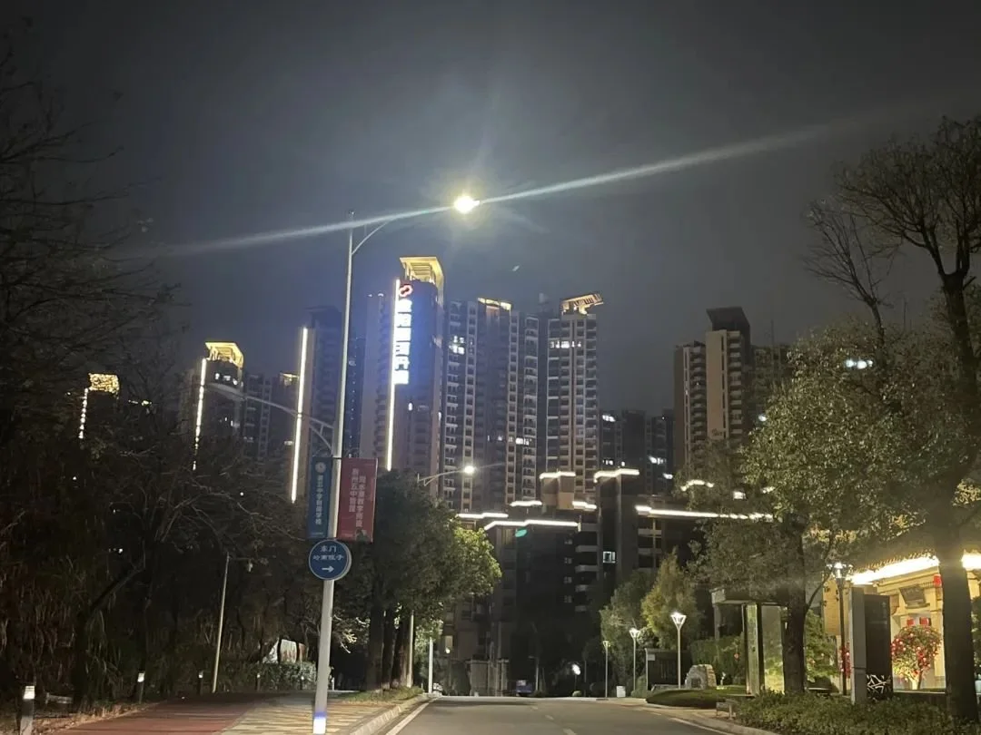 北站亮灯星星点灯