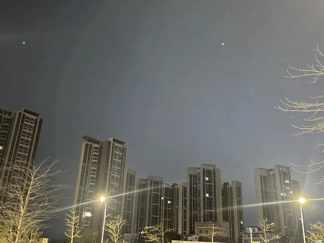 北站亮灯星星点灯