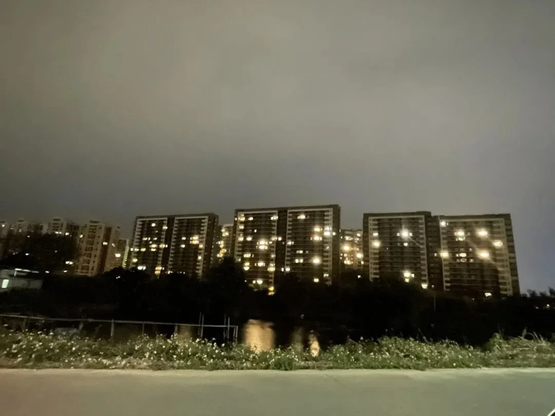 北站亮灯星星点灯