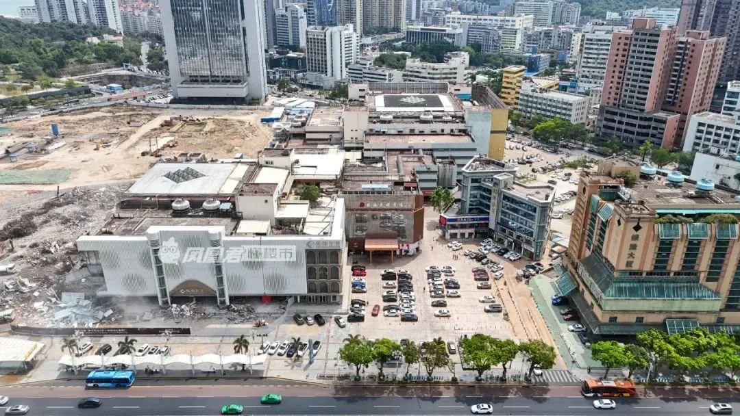 现场实探吉大城市之心加紧拆除中免税商场仍在营业