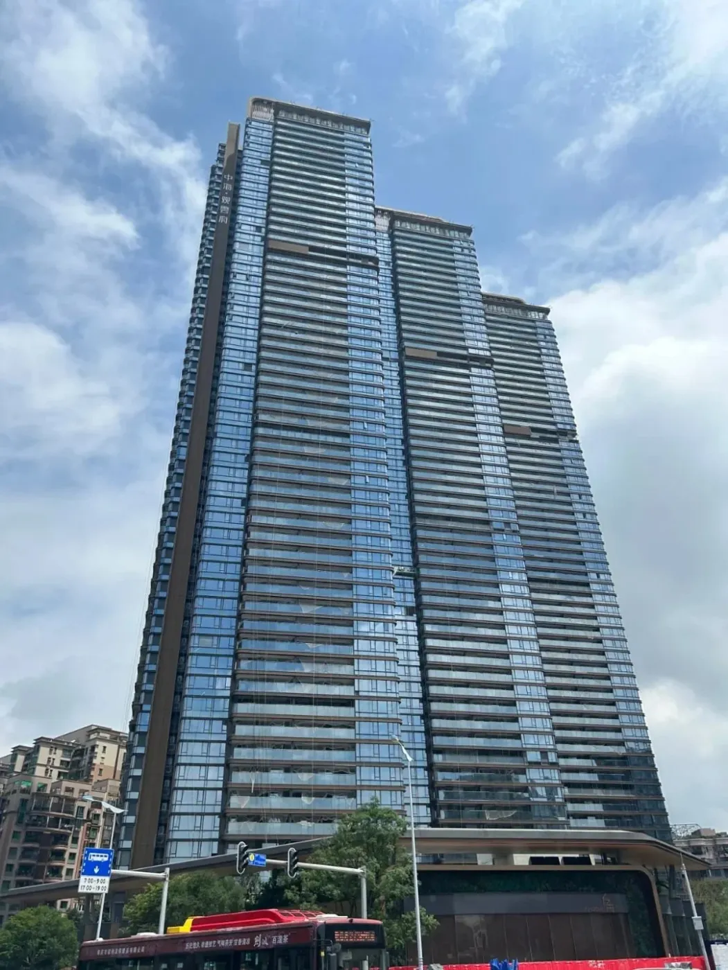 当下,广州楼盘开始卷外立面了!