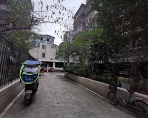 四道街5号2室1厅东