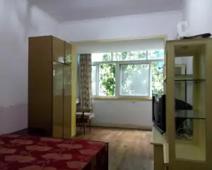 青山湖小区南北通透三居室,舒适宜居,诚意出售