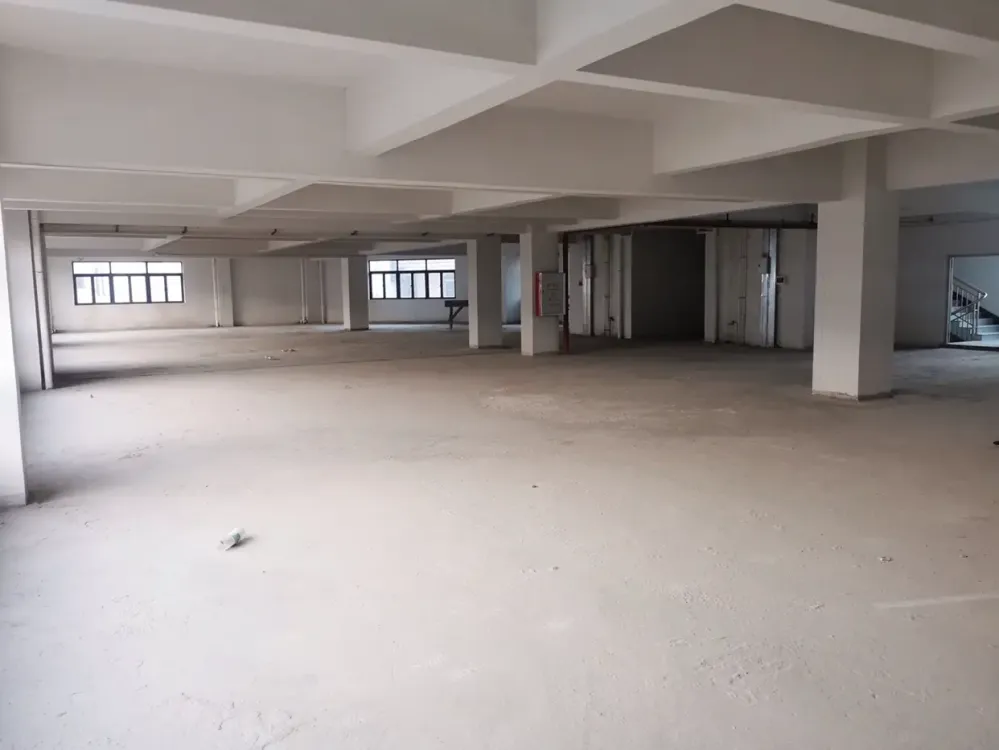 毛坯商铺 可做写字楼 也可居住