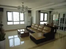 领秀冠南苑3室2厅1卫南北朝向415.00万元出售