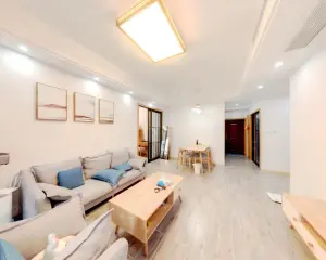 翡翠华庭温馨三居,南向阳光好,地段便利