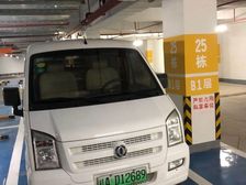 华润二十四城 25栋负一楼电梯口产权车位