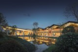 溪云书院，正是仁恒置地站在世界的高度，将东西方文化进行融合，与世界对话的中国名山书院。