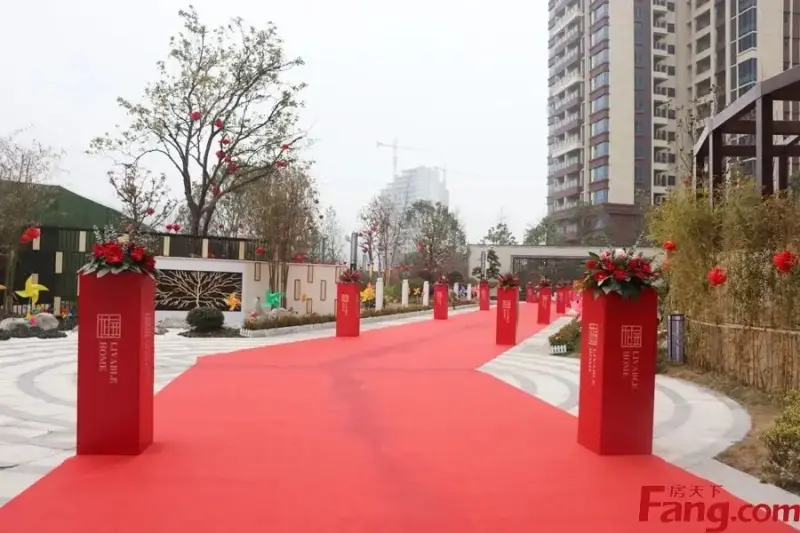 不负久候幸福启程鹭鸶湾龙庭盛大交房