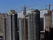 稳定宏观杠杆率：应抑制居民债务过快攀升