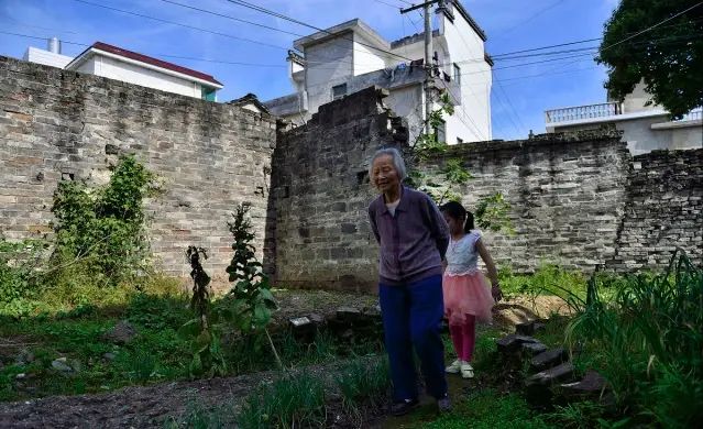 ����