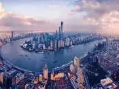 中央财经委员会第十次会议强调：在高质量发展中促进共同富裕