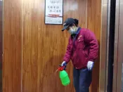 疫霾终将散尽 春暖花将自开