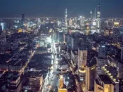 政策利好不断 物流板块逆市掀涨停潮